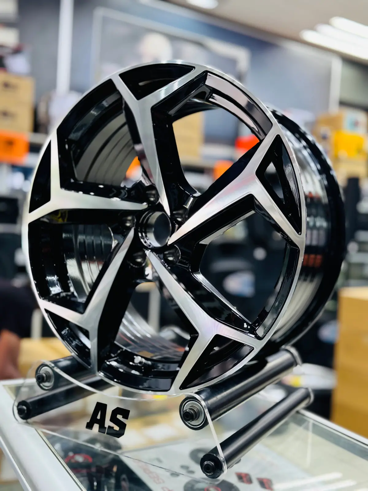 17”M7077  Polo8 Aw Rline 5/100 1