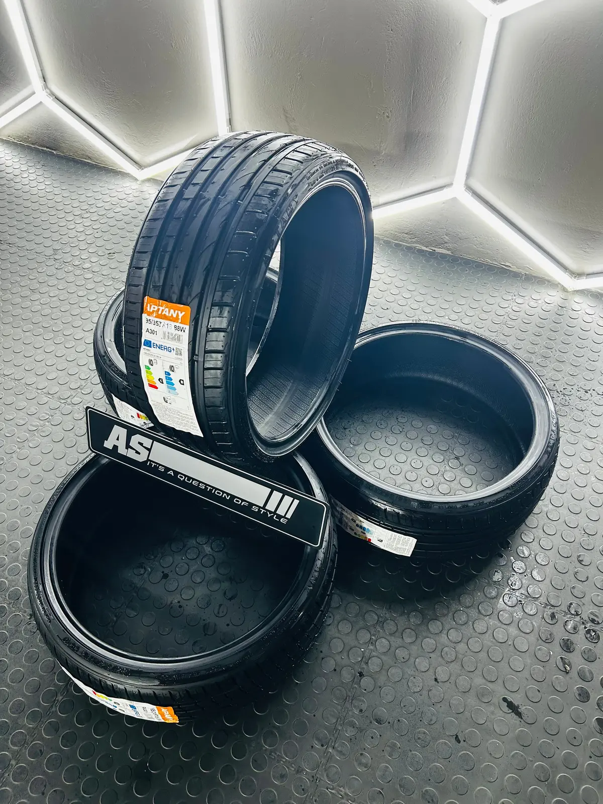 195/35/18 Aptany Ra301 Tyre 1