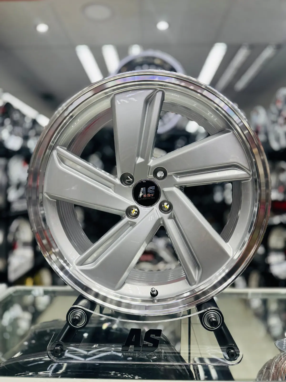 17” As- Milton Dished 4/100 Silver Rims 1
