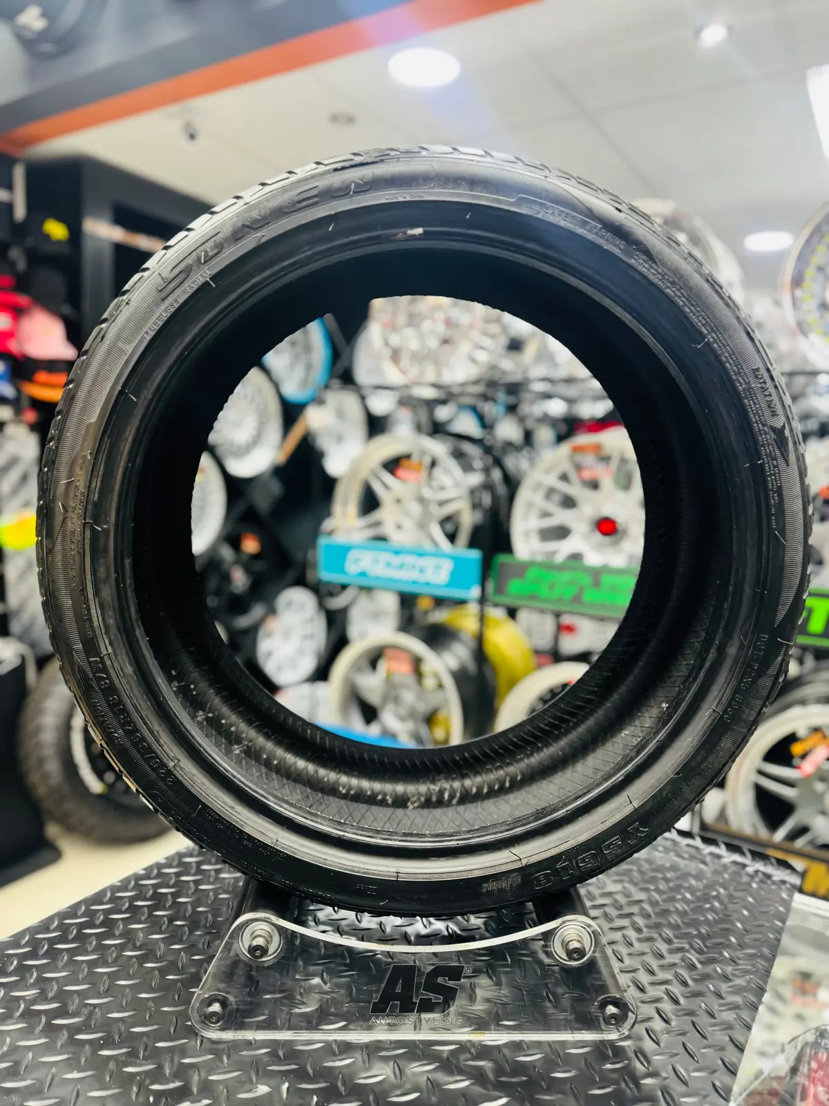 225/35/18 Sunew Tyre ( Used ) 75% Life Sold In A Set Of 4 1
