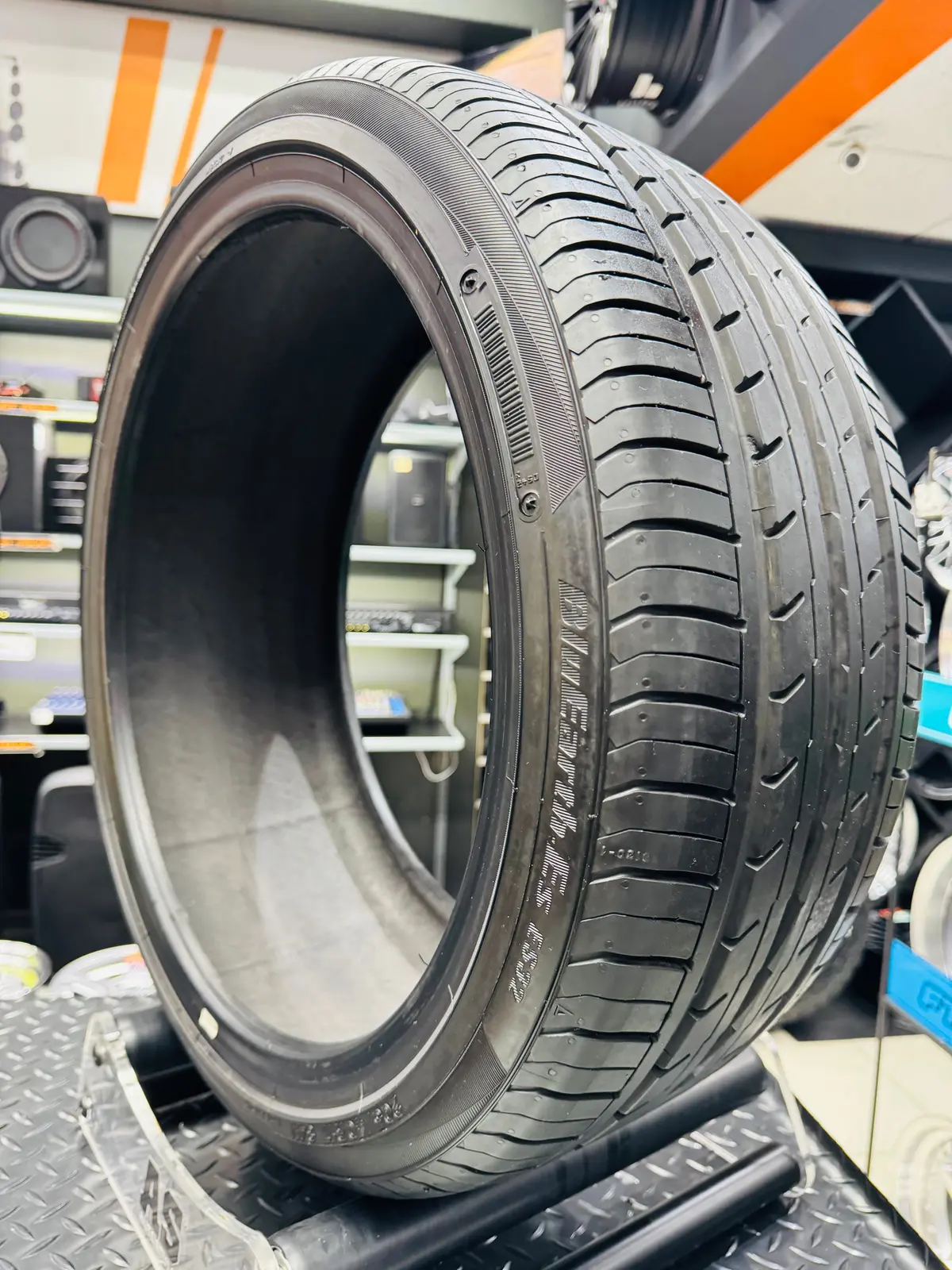 205/40/17 Yokohama Bluearth Tyre ( Used ) 84% Life 6.8Mm Tread 2