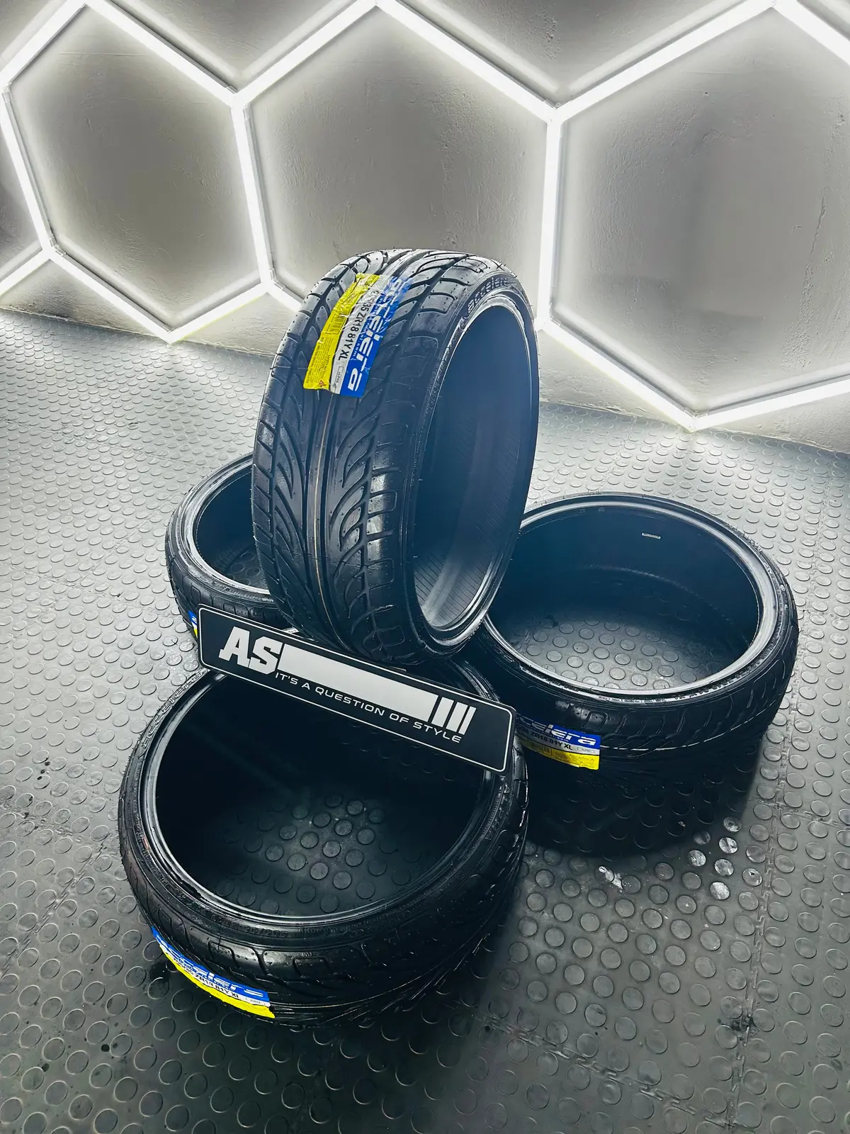 205/35/18 Accelera Alpha Tyre 1