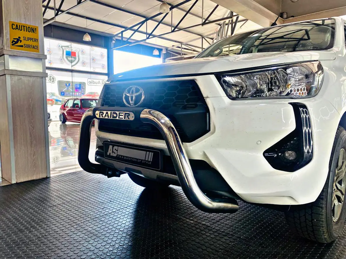 Toyota Hilux  2016+ Nudge Bar Chrome Pdc Friendly 1