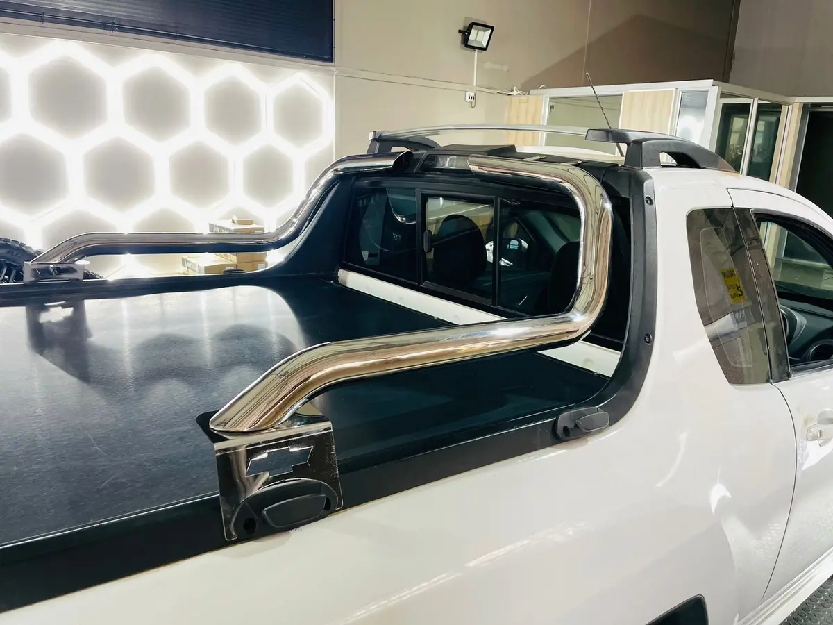 Chev Utility 2012+ Roll Chrome 1
