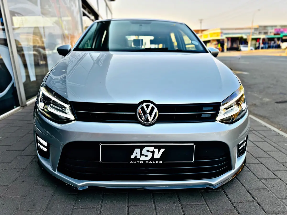2012  Polo 6R Comfort Line 1