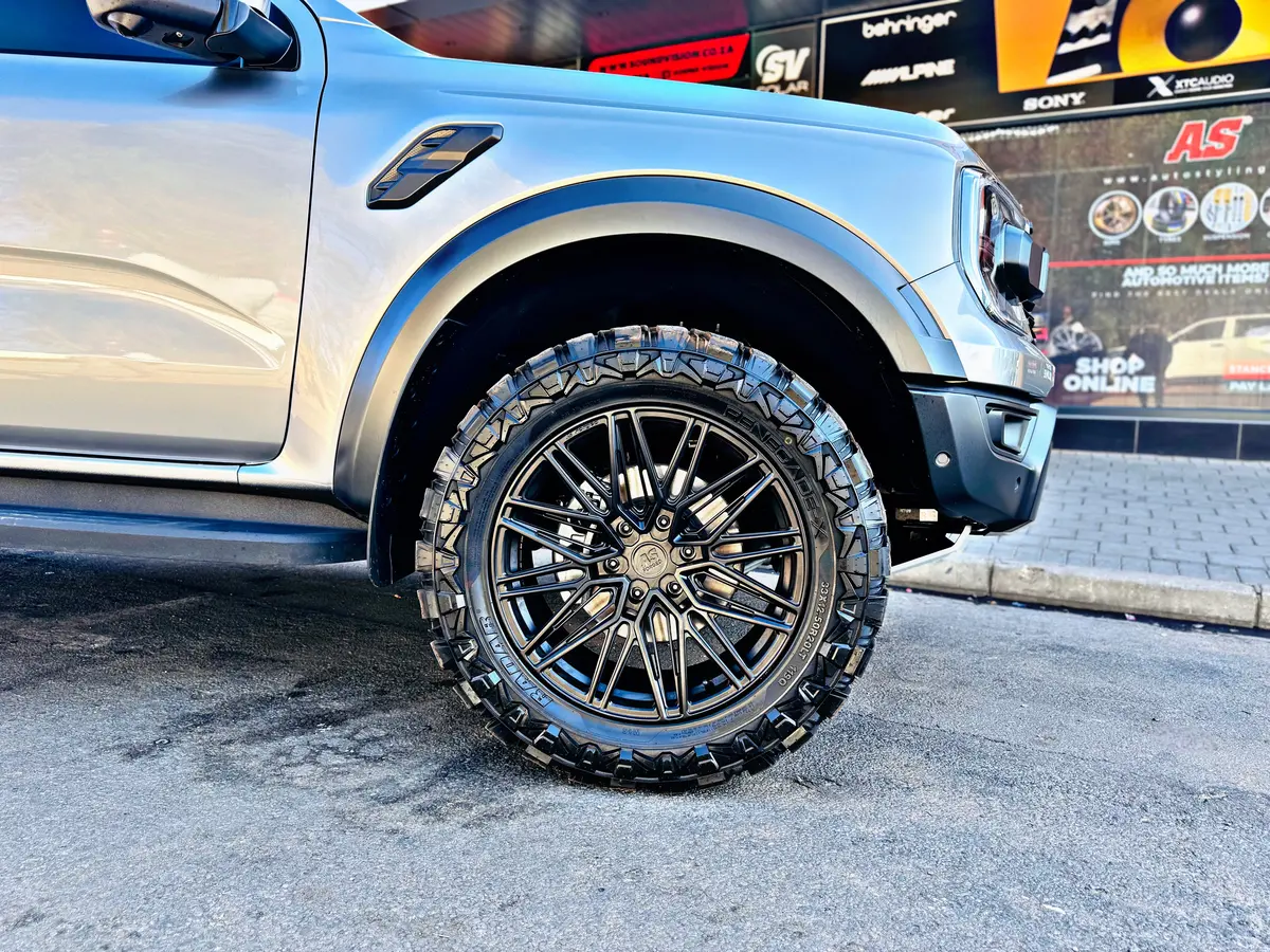 Radar Renegade-X Mud Terrain 33”X12.5 R20 1