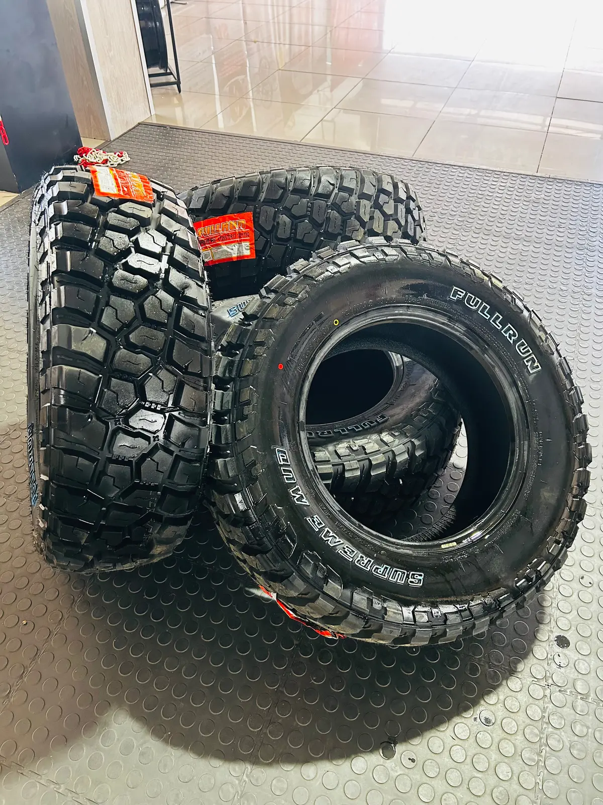 265/70/17 Fullrun Mud Terrain Tyres 1