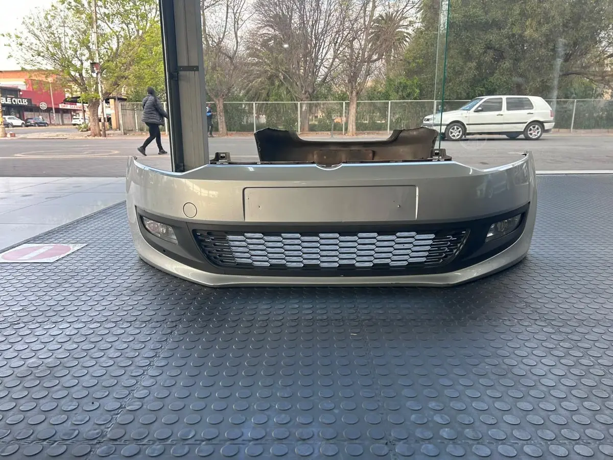 Polo 6 Bumper,Grills, Fogs 1