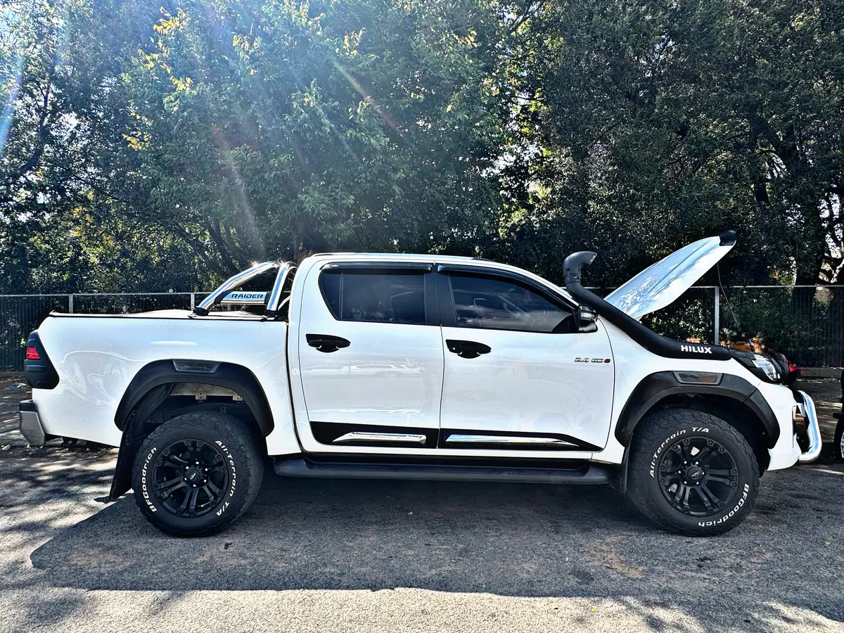 Toyota Hilux Revo 2016+ Side Body Cladding 1