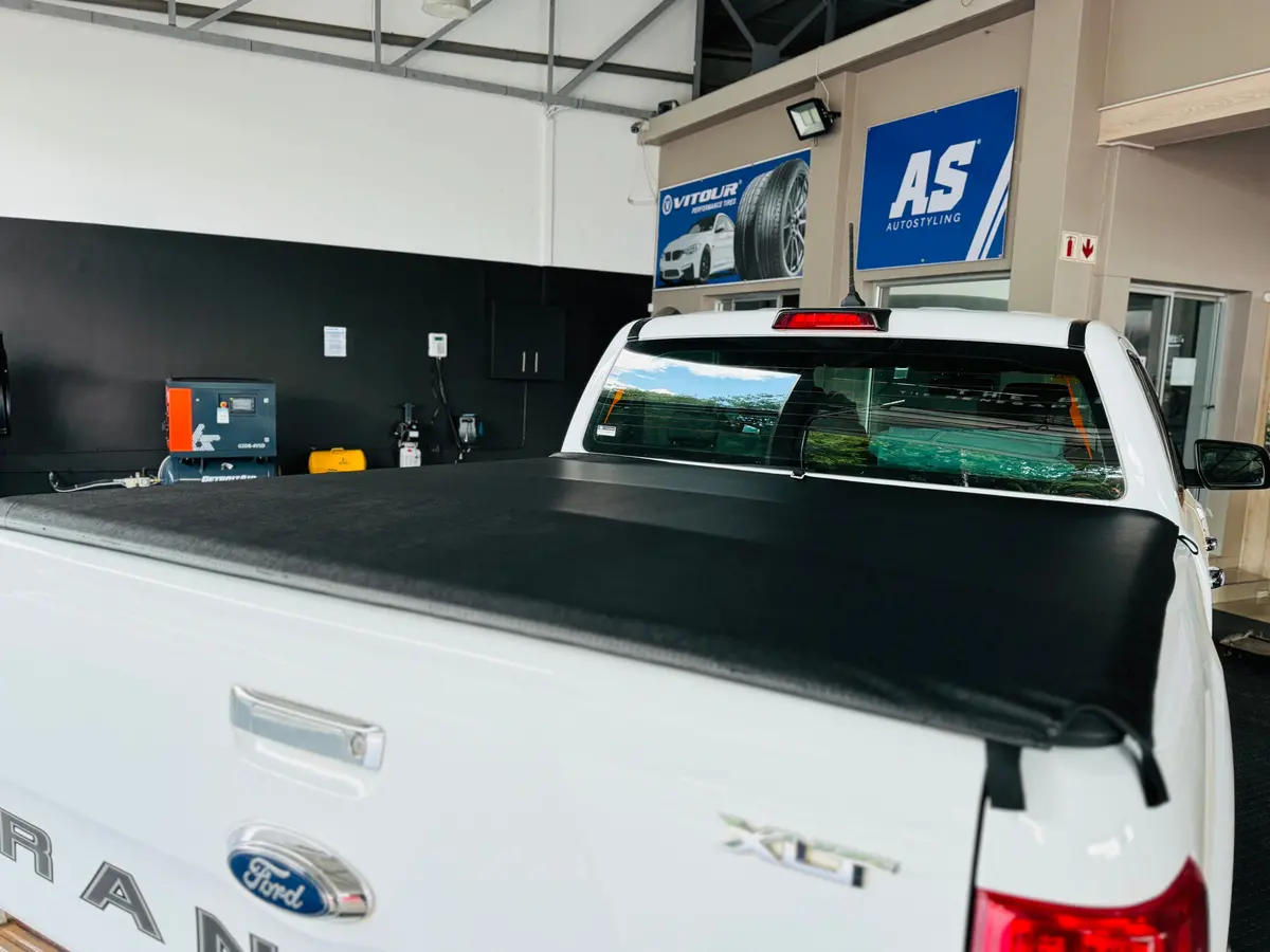 Ford Ranger T7 Double Cab Tonneau Cover 1
