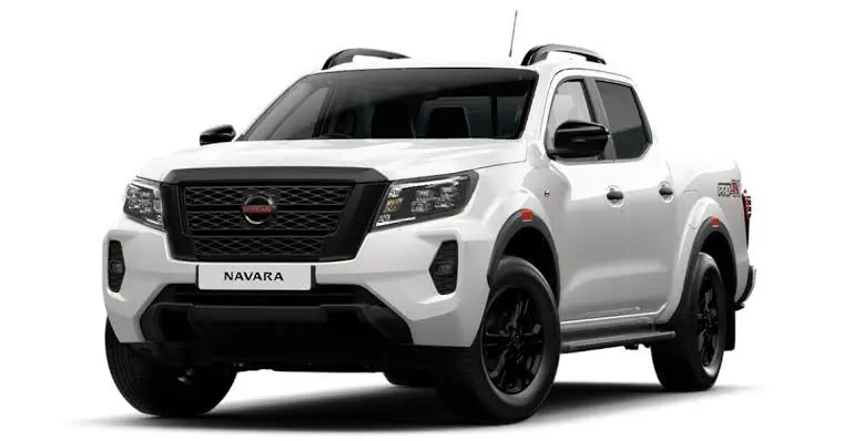 Nissan Navara 2021+ Oem Roll Bar & Tonneau Cover Preowned 1