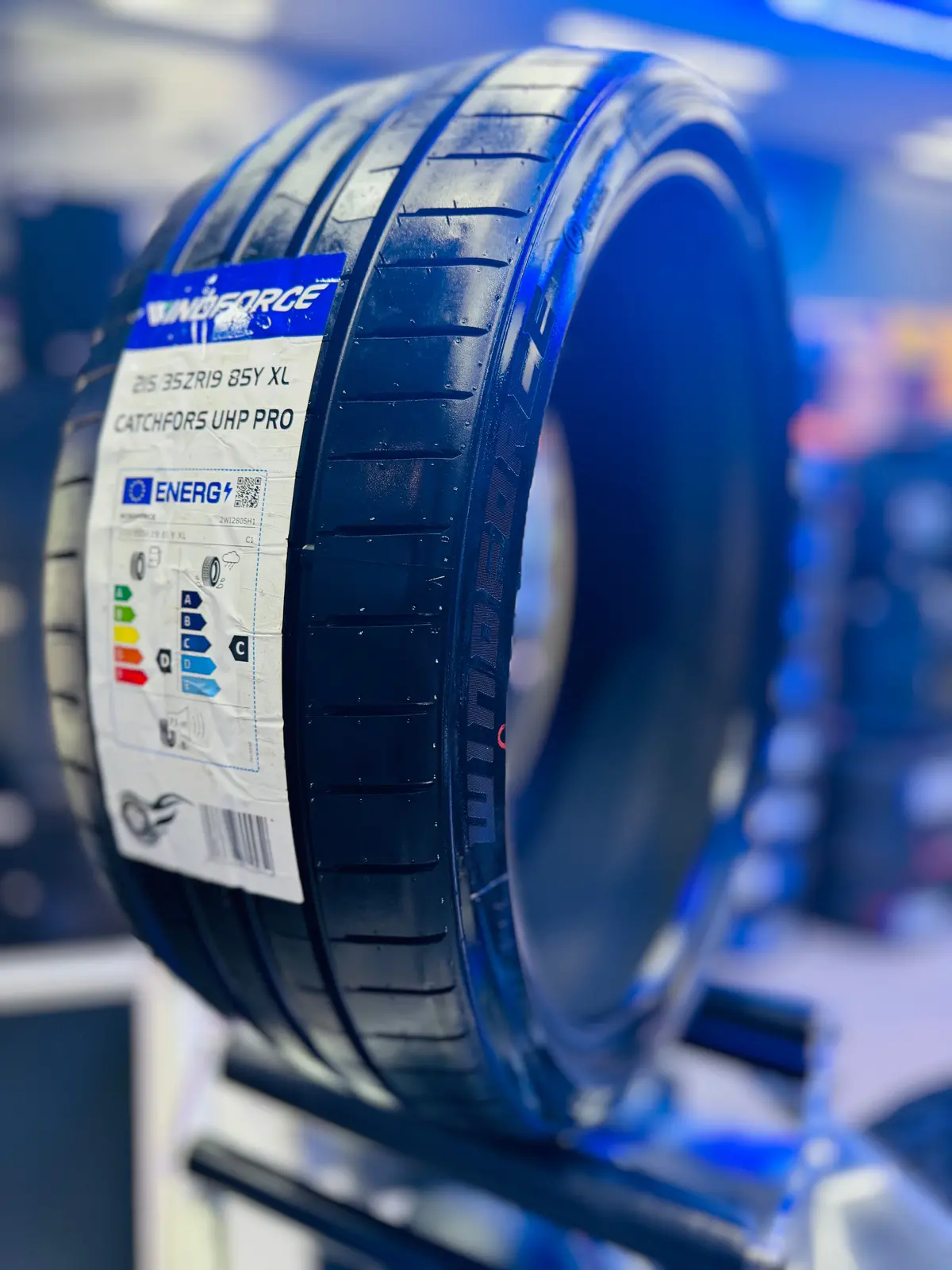 215/35/19 Windforce Tyre 1