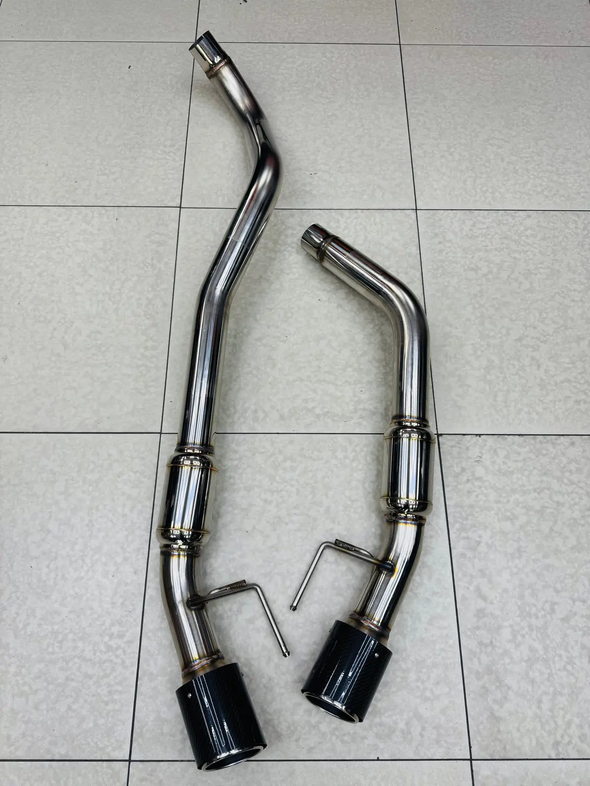 Ford Ranger T9 Raptor  Exhaust System Carbon Tips 1