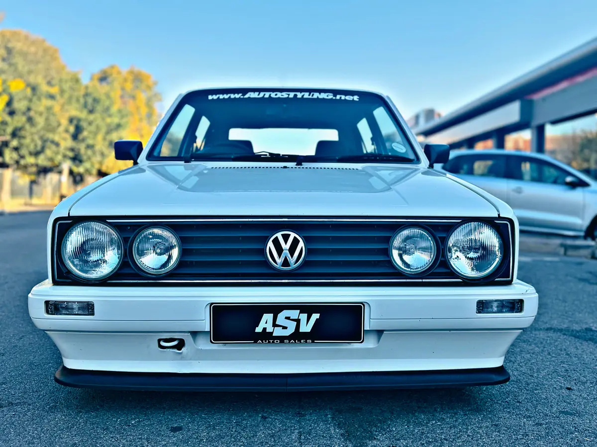 Universal Cressida Lip 2Pce 1