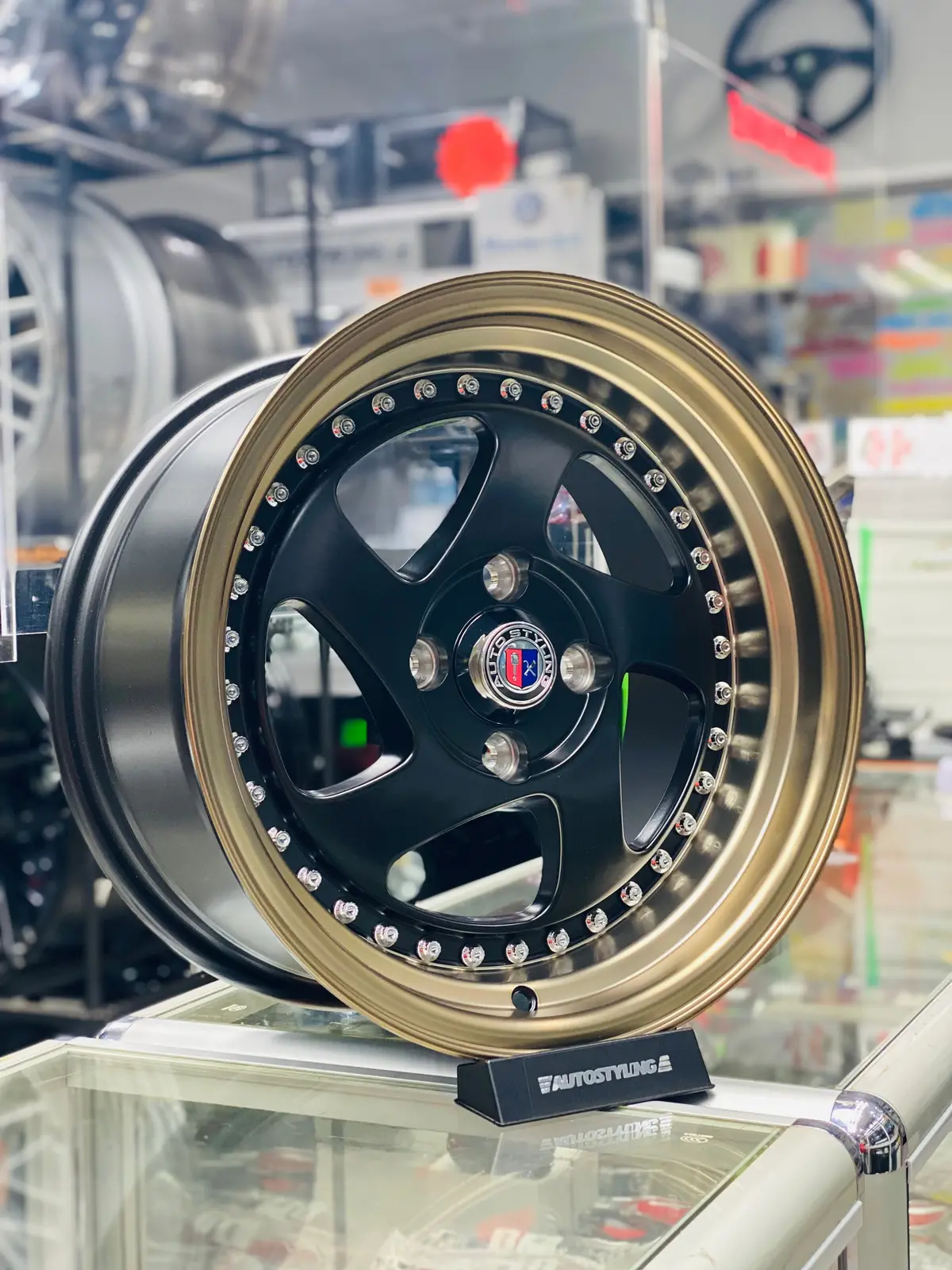 15” As Tmb 4/100 Blk With Bronze Lip 1