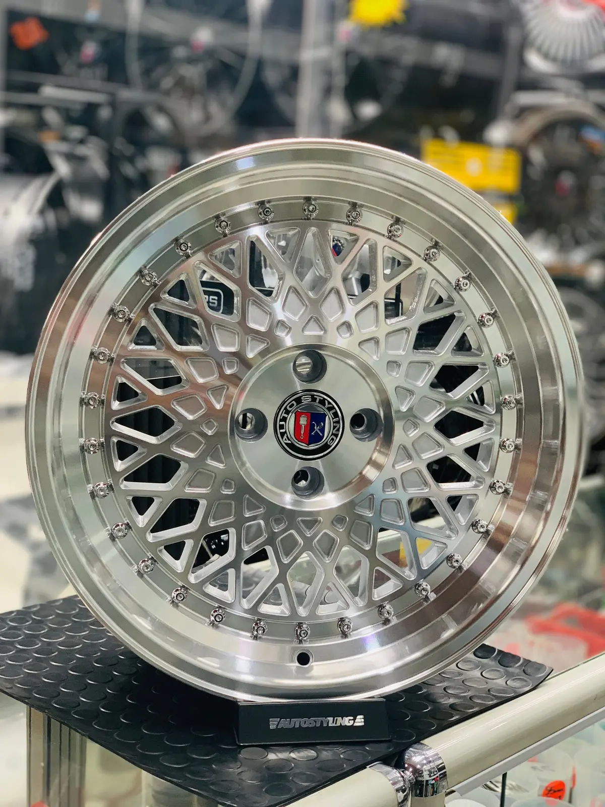 17” As-Razor 4/100 Silver 1
