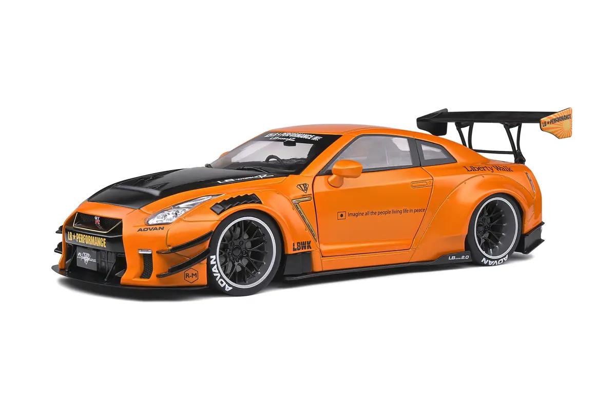 Solido 1:18 Scale Model Car Nissan Gtr35 Lb Walk 1