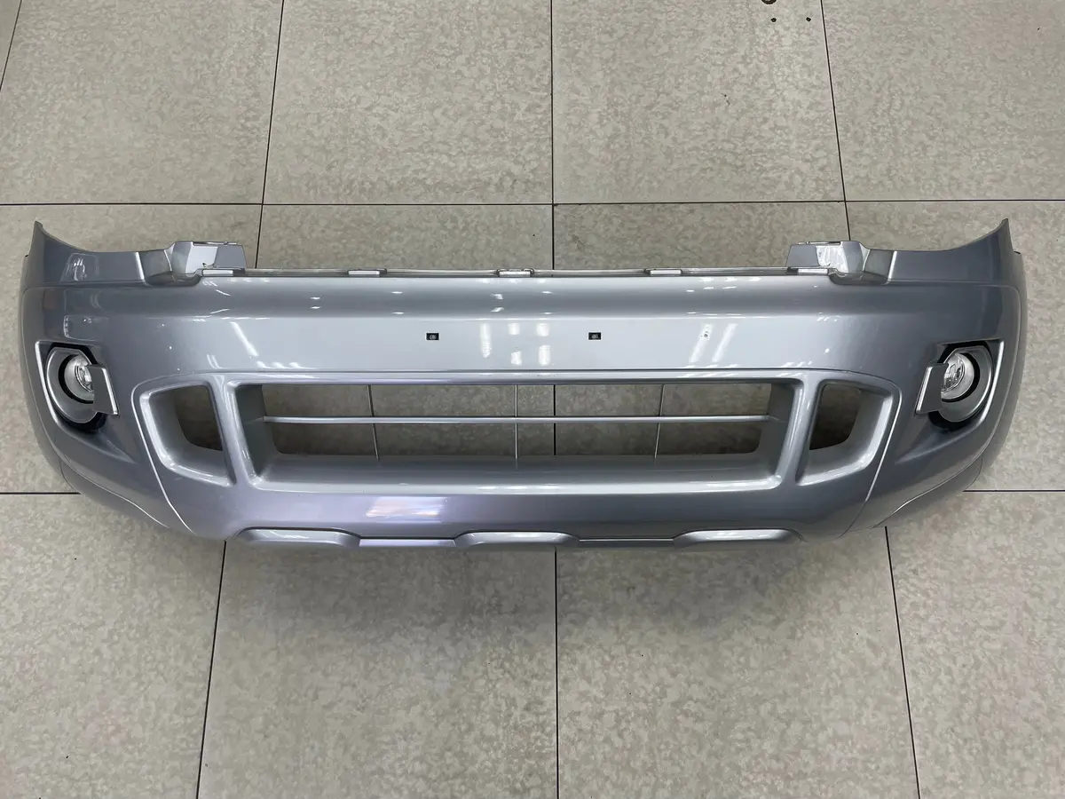 Ford Ranger 2012 Xlt T6  Oem Front Bumper With Fogs 1