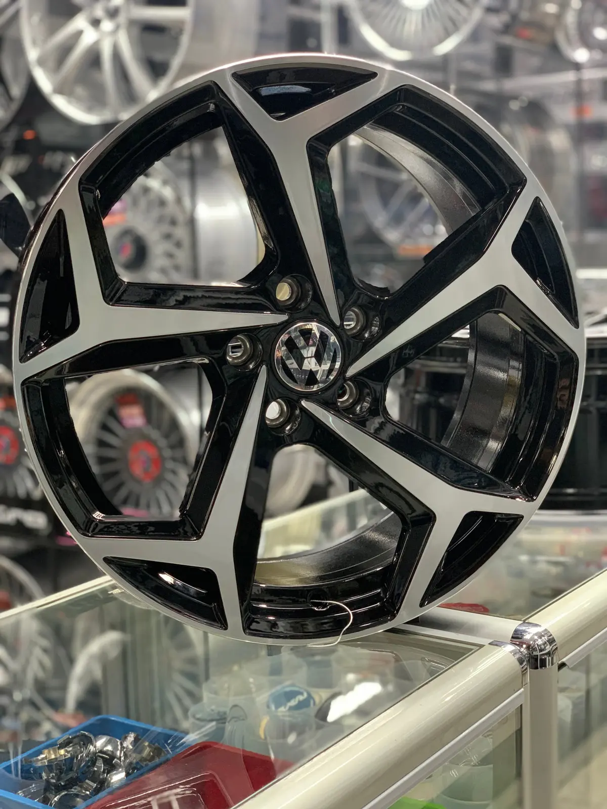 17” As-R 5/112 Black Machine Face 1