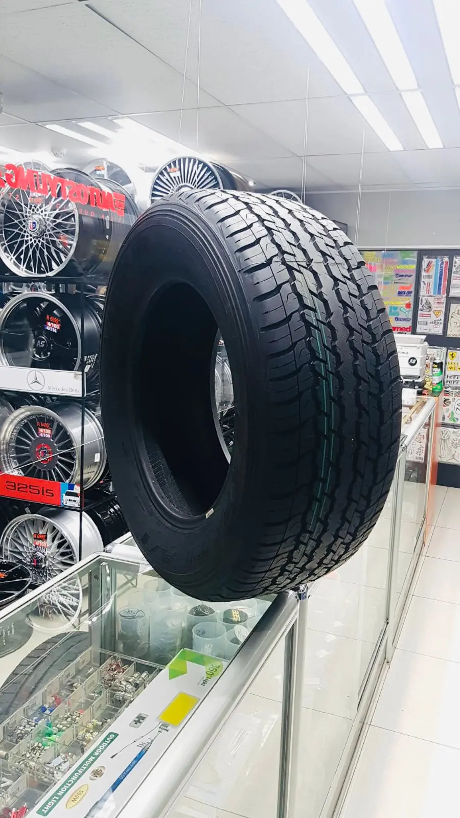 285/60/18 Vitour Safari A/T Tyre 1