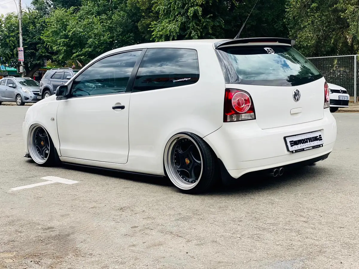 Universal Flat Side Skirt Gloss Black Type C 1