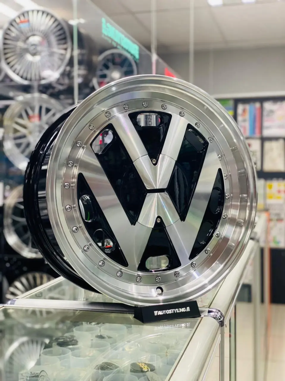 17” M4587 Vw Legacy  5X100 1