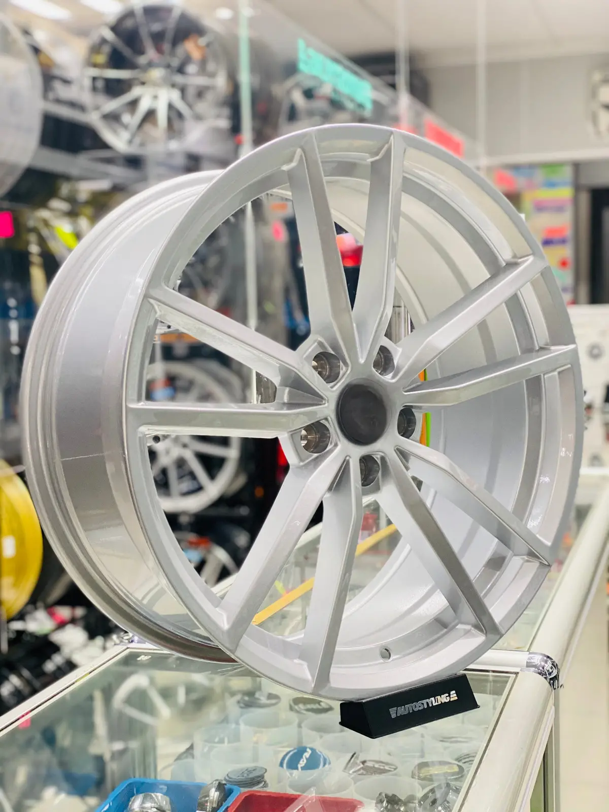 17” As- Pretoria 5/100 Silver Wheels 1