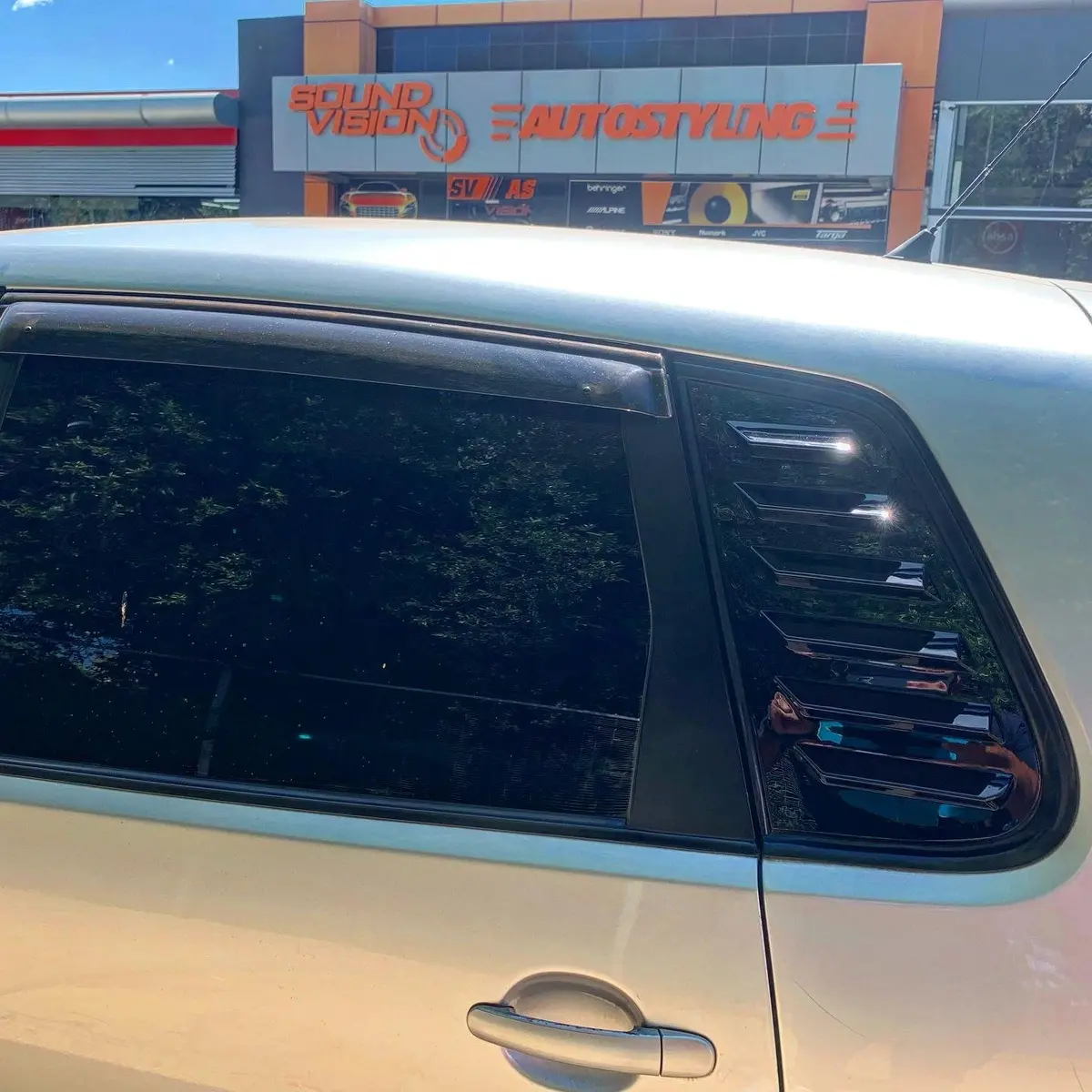 Vw Polo 9N Rear Window Louver 1