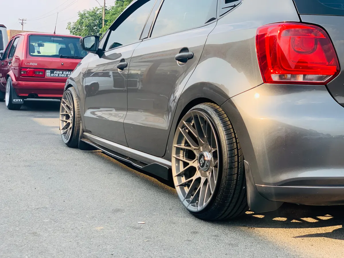 Universal Side Skirt Gloss Black With Wing Type A 1