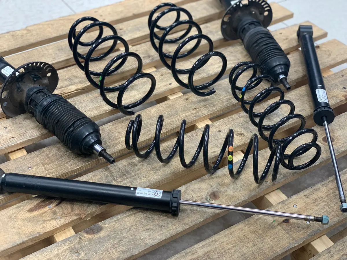 Polo 6 Oem Shocks & Springs 1