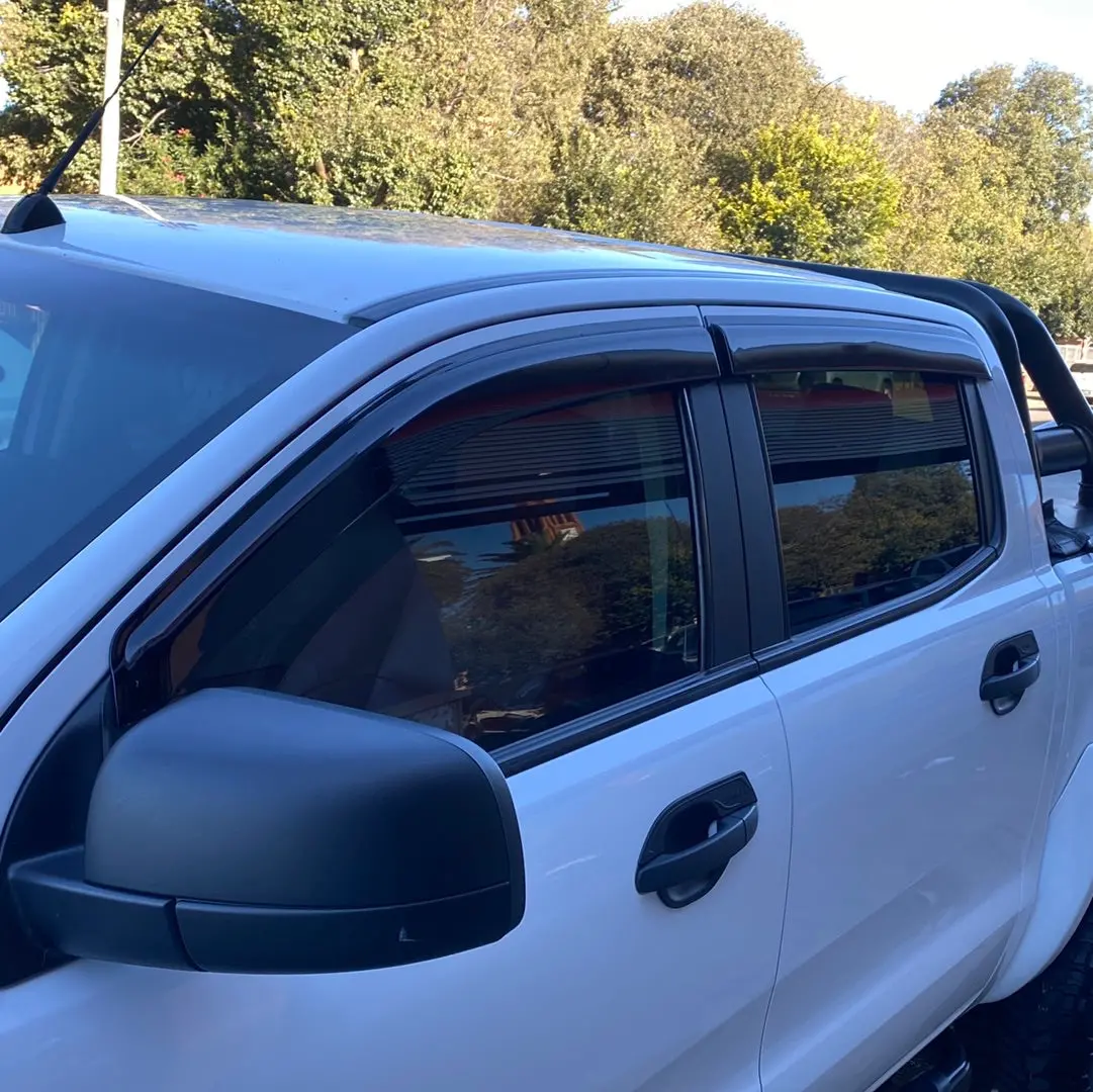 Windshields Ford Ranger T6/T7 Gloss Black 1