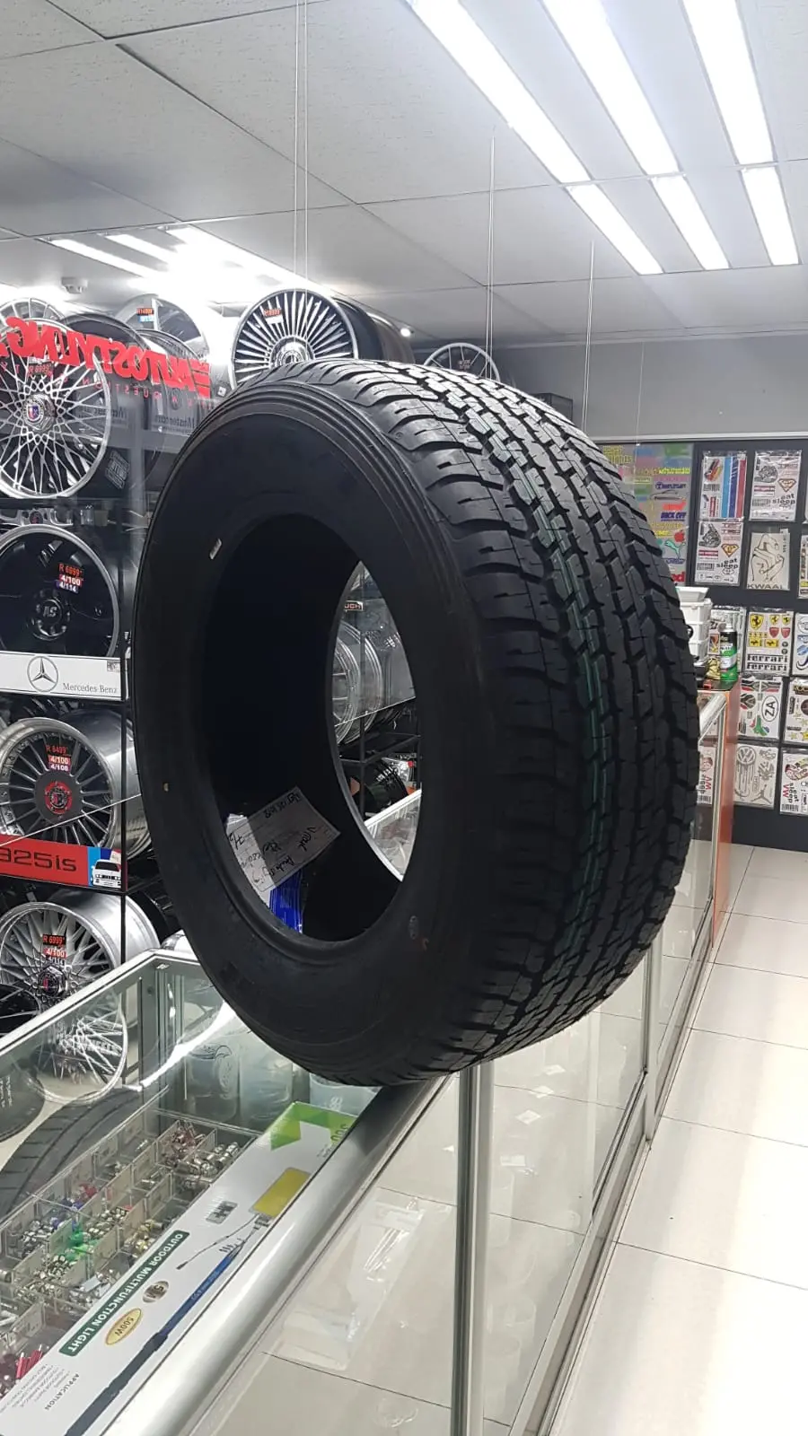 265/60/18 Vitour Safari A/T Tyre 1