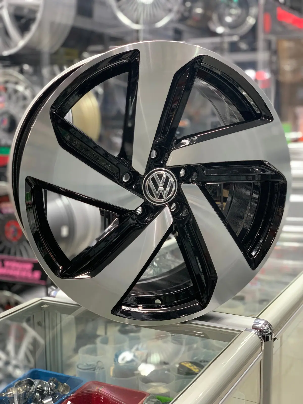 18” As-G8 5/112 Black And Silver 1