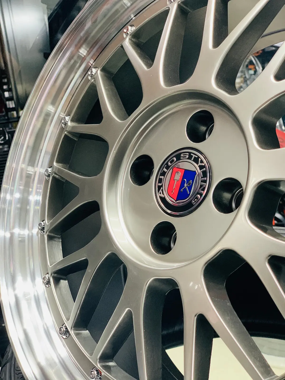 17” As- Lm 4/100 Titanium 1
